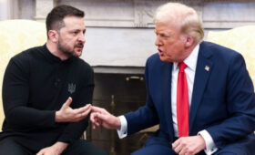 Bloomberg: Зеленскому придется принять сделку по Украине, чтобы не разозлить Трампа