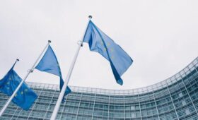 В ЕС заявили о необходимости сократить боевые действия для переговоров по Украине