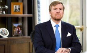 Король Нидерландов принял отставку ряда членов правительства