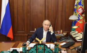 Путин и Трамп провели телефонный разговор