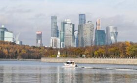 Переменная облачность без осадков прогнозируется в Москве 15 августа