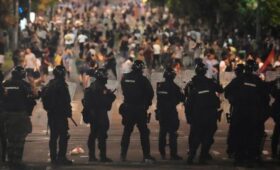 В МИД России заявили о переходе протестов в Сербии к насильственному сценарию