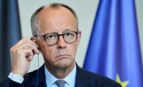 Мерц заявил, что решающую роль по Украине пока играют США