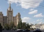 В Москве задержаны забравшиеся на шпиль сталинской высотки молодые люди