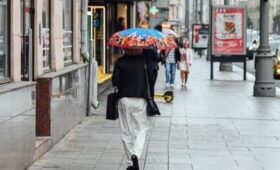 До 17 градусов тепла и кратковременный дождь ожидаются в Москве 22 августа