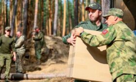 Жители ЮЗАО отправили еще две тонны гуманитарного груза в новые регионы
