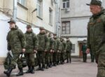 План набора на военную службу по контракту в 2025 году увеличен в РФ