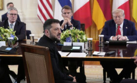 Зеленский заявил, что вопросы территорий будут обсуждаться на трехсторонней встрече