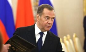 Медведев: саммит на Аляске доказал возможность переговоров без предварительных условий
