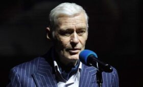 Сын Щербакова: актер остается в реанимации после проведения операции на шейке бедра