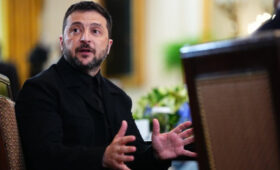 Зеленский впервые заявил, что Украина не будет настаивать на прекращении огня
