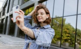 Юрист Колодяжная: работодатель может ограничить фото- и видеосъемку на работе