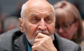 Супруга Дроздова назвала враньем сообщения о серьезных проблемах с его здоровьем