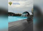 Девочка едва не утонула в столичном бассейне из-за попавших в трубу волос