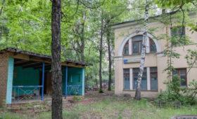 Инвестор отреставрирует историческое здание со скульптурами слонов в Щукине