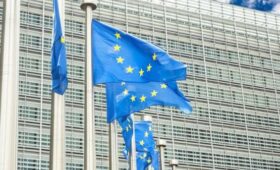 Sky News: ЕС обсуждает ослабление санкций против РФ в случае прекращения огня