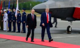 Трамп заявил, что Путин сравнил экономику США с “горячей пушкой”
