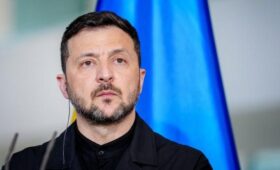 AT: Зеленский говорит об отказе от уступок, словно Украина побеждает