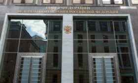 В СФ выразили надежду на отмену поставок оружия Киеву после переговоров РФ и США