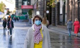Врач Мескина: в осенне-зимний период активизируются парагрипп, COVID и риновирус