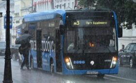 Москвичей призвали пересесть на городской транспорт из-за дождя