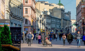 Фотовыставка о программе КРТ открылась на Арбате