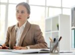 Исследование: 18% россиян хотели бы начинать рабочий день на час позже
