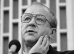 Умер поэт и журналист Виталий Коротич
