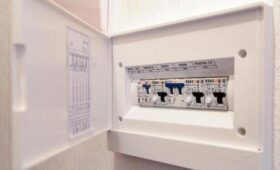 Более 180 тыс электросчетчиков бесплатно заменили в домах Москвы