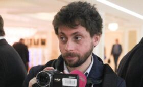 Шеф-редактор The Insider объявлен в розыск