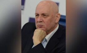 Умер российский писатель-фантаст Василий Головачев