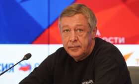 Михаил Ефремов решил не разводиться с женой после 23 лет брака