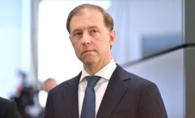 Мантуров сообщил о налаживании производства спутников в России