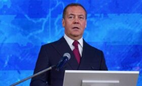 Медведев указал на высокий риск прямого конфликта РФ и США