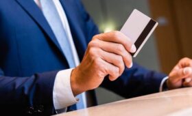 РФ надеется, что карты “Мир” заработают в Таиланде