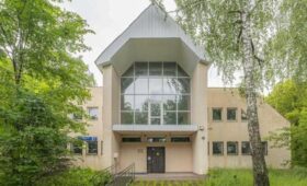 Коммерческое здание свободного назначения выставлено на торги в районе Северном