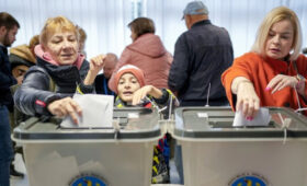 Граждане Молдавии начали голосовать на парламентских выборах
