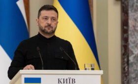 «МК»: Зеленский пошел против позиции Трампа по урегулированию конфликта на Украине