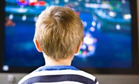 В ГД предложили запретить рекламу импортных игрушек на телеканалах