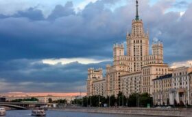 Облачная погода и дождь ожидаются в Москве 27 сентября