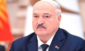 Лукашенко посоветовал Зеленскому успокоиться