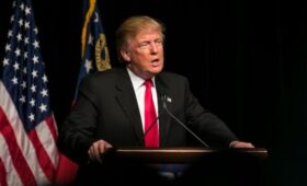 Вертолет Трампа экстренно сел в Лондоне из-за технической неисправности