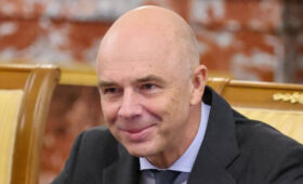 Силуанов пошутил о бокале вина в обед, рассуждая о производительности труда