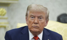 Трамп заявил, что рассчитывает провести телефонный разговор с Путиным в ближайшие дни
