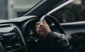 В МВД РФ выступили против ограничений на праворульные машины