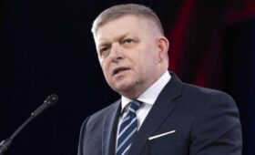 Фицо заявил, что Словакия не будет отправлять военных на Украину