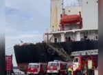 РИА Новости: на грузовом судне в Петербурге произошло задымление
