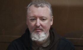 Жена Стрелкова опровергла ухудшение его здоровья в колонии