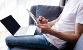 Работающие удаленно россияне оказались счастливее офисных работников