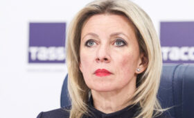 Захарова заявила, что «мем-канонизация» властей Украины продолжает уничтожение УПЦ